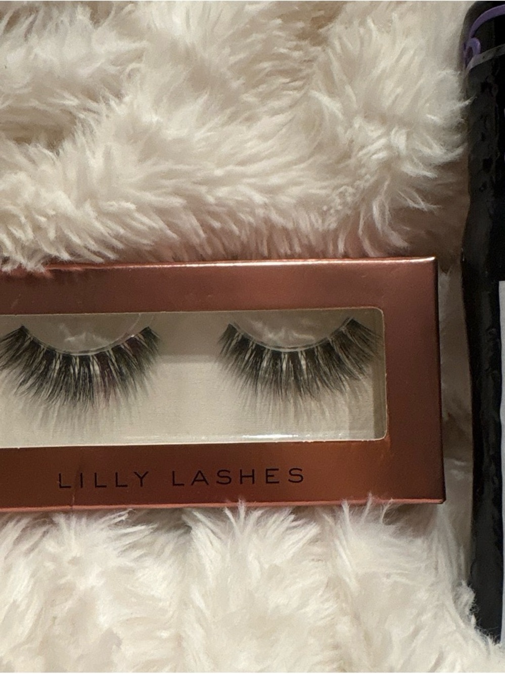 Lilly Lashes Dramatic Black Wispy Lashes